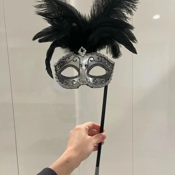 Masquerade Mask - Picture 9 of 10